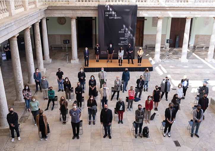 Presentació del projecte a La Nau amb els artistes i organitzadors. Foto: Alicia Alcantud.